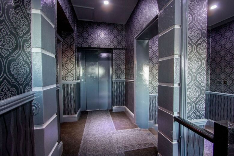 The Carlton Hotel