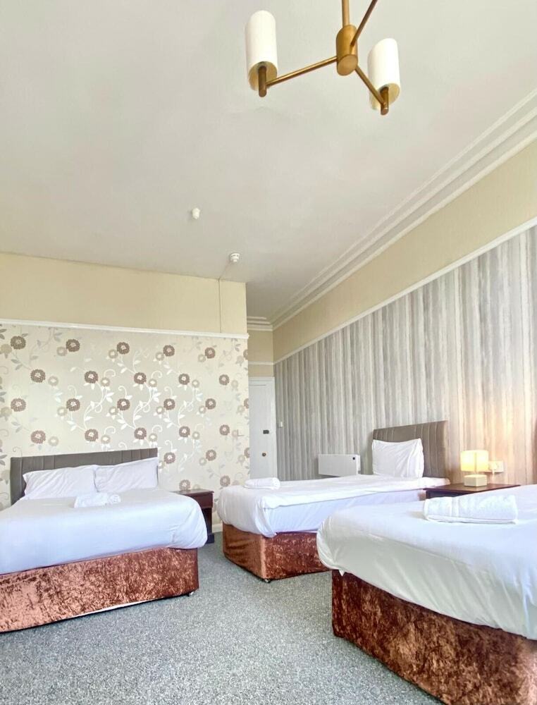 The Carlton Hotel