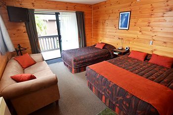 Motel Rainforest Retreat
