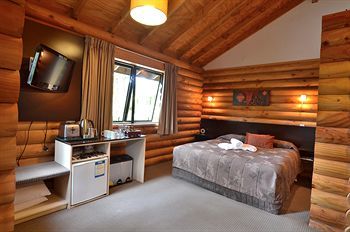 Motel Rainforest Retreat