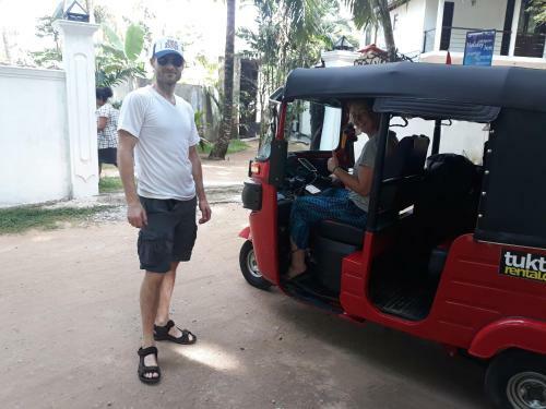 Posada Midigama Holiday Inn