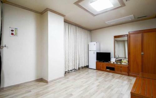 Geoje Tourist Hotel