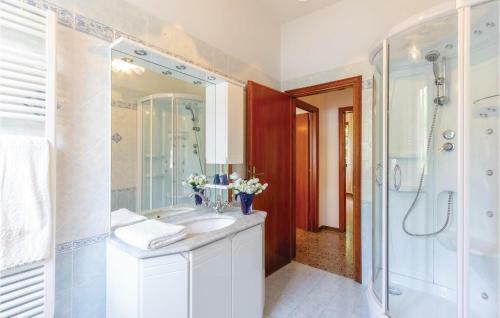 Holiday Home Villa Il Cedro 03