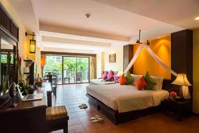 Hotel Khao Lak Emerald Beach Resort & Spa