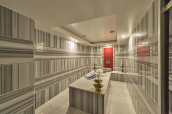 Great Fortune Hotel & Spa