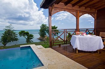 Hotel Calabash Cove Resort And Spa