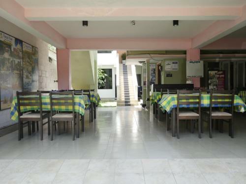 Hostal Ocean View Tourist Guest House