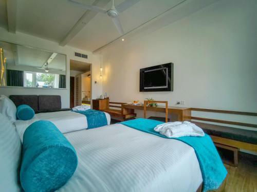 Camelot Beach Hotel