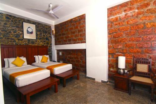 Airport City Hub Hotel