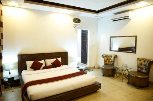 Hotel Premier Inn Davis Road