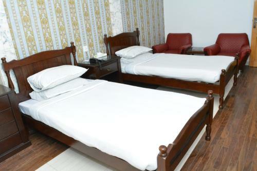 Lawrence View Hotel
