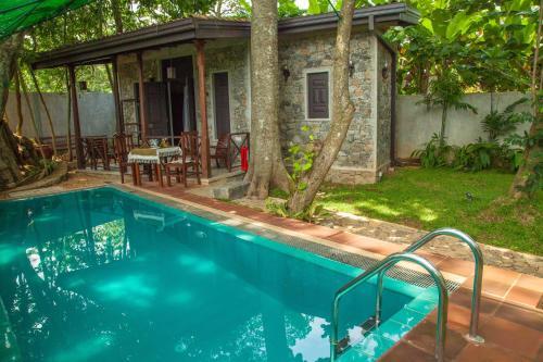 Villa Pinnawala & Restaurant