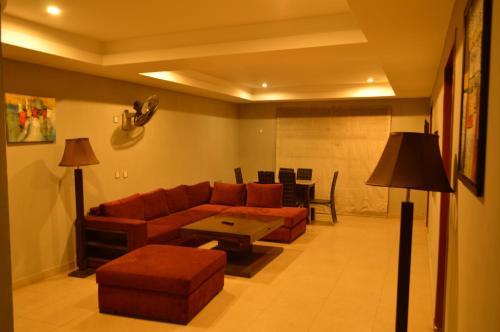 Hotel Intellectual Inn, Bahria Town