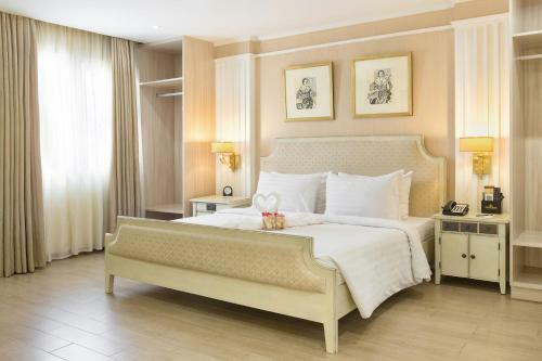 Golden Prince Hotel & Suites