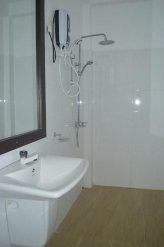 Hostal Shanika Beach Inn