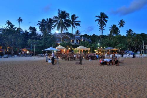 Hotel Thaproban Beach House
