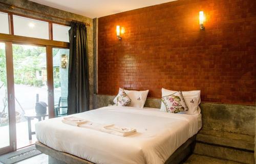 Hotel Ruean Thai Nai Bang Resort