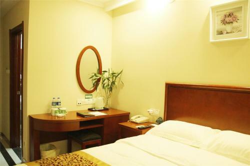 Greentree Inn Jiangxi Yingtan Bus Station Express Hotel