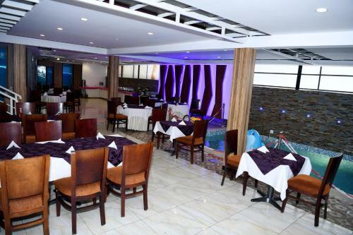 Boulevard Apartments Hotel