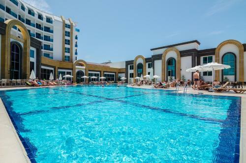 Lumos Deluxe Resort Hotel & Spa