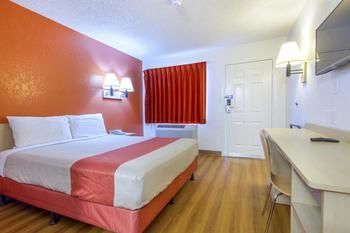 Motel 6 Phoenix Airport - 24th Street