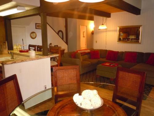 Two-bedroom Premier Unit #70 By Escape For All Seasons
