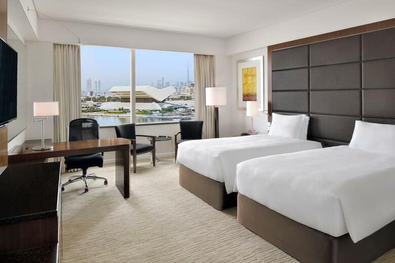 Hotel Crowne Plaza Festival City