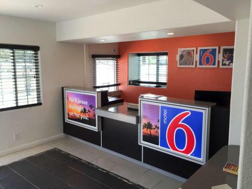 Motel 6 Delano Ca
