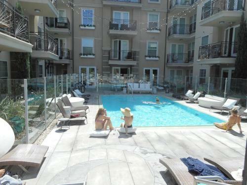 Apartamentos Luxury 2-bedroom, 2-bathroom W Pool