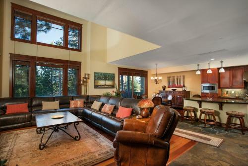Lodge Mammoth Golf Properties By 101 Great Escapes