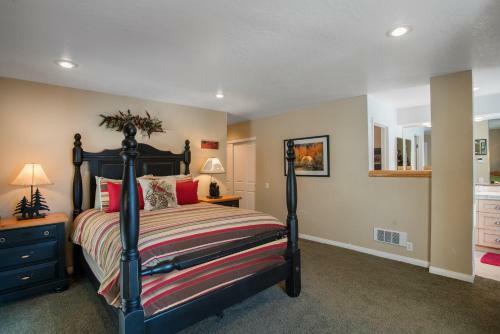 Lodge Mammoth Golf Properties By 101 Great Escapes