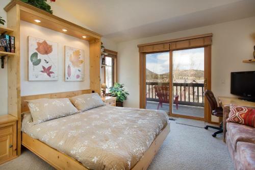 Lodge Mammoth Golf Properties By 101 Great Escapes