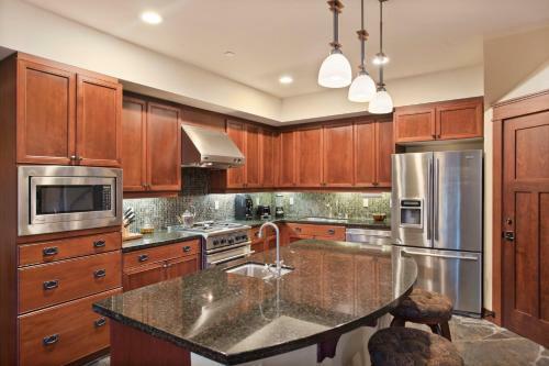 Lodge Mammoth Golf Properties By 101 Great Escapes