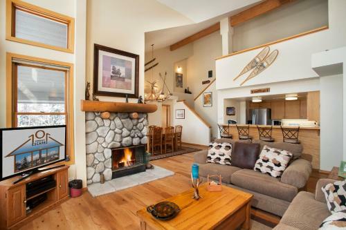 Lodge Mammoth Golf Properties By 101 Great Escapes