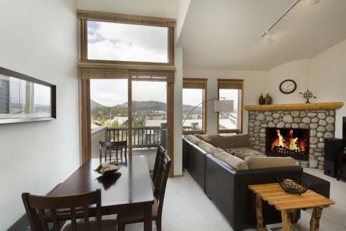 Lodge Mammoth Golf Properties By 101 Great Escapes