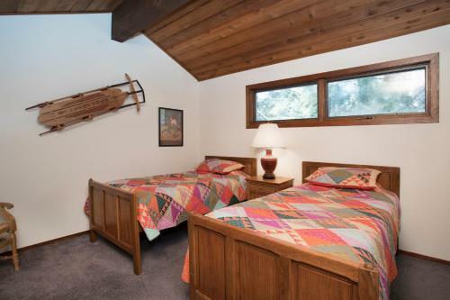 Lodge Mammoth Golf Properties By 101 Great Escapes