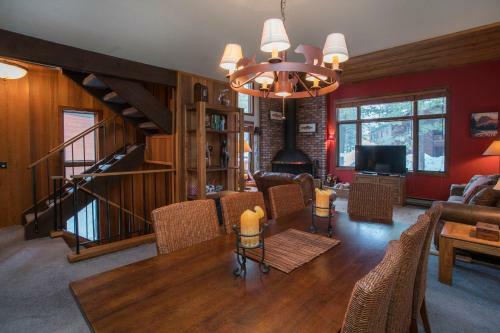 Lodge Mammoth Golf Properties By 101 Great Escapes