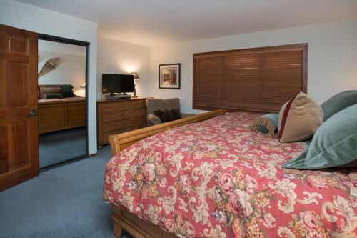 Lodge Mammoth Golf Properties By 101 Great Escapes