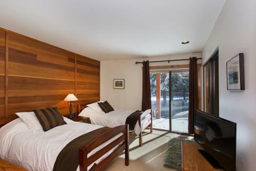 Lodge Mammoth Golf Properties By 101 Great Escapes