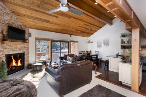 Lodge Mammoth Golf Properties By 101 Great Escapes