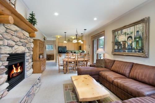 Lodge Mammoth Golf Properties By 101 Great Escapes
