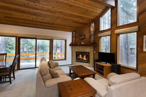 Lodge Mammoth Golf Properties By 101 Great Escapes