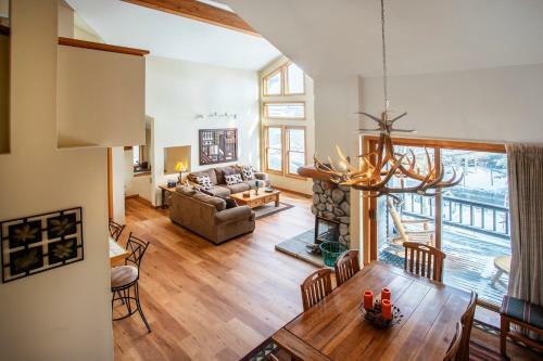 Lodge Mammoth Golf Properties By 101 Great Escapes