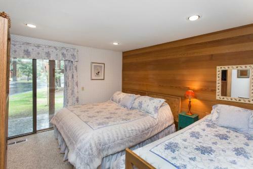 Lodge Mammoth Golf Properties By 101 Great Escapes