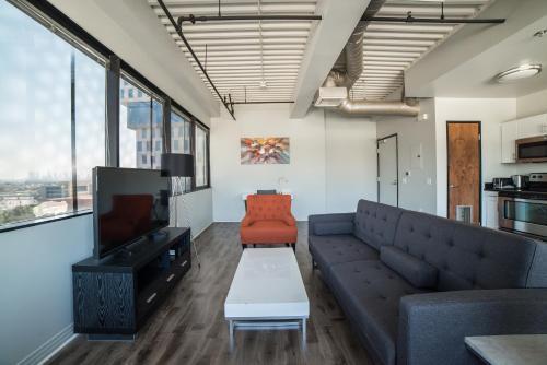 Hollywood Douglas Apartment