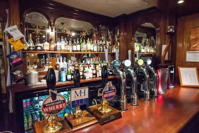 Hotel Maids Head