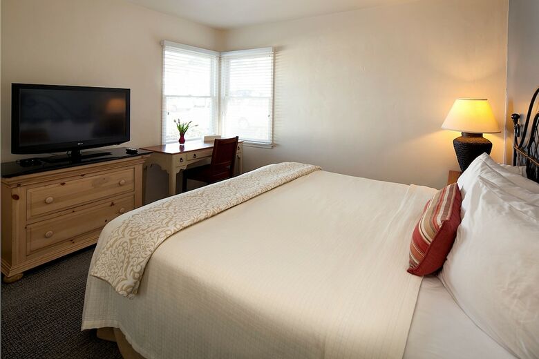 Motel Tides Oceanview Inn And Cottages
