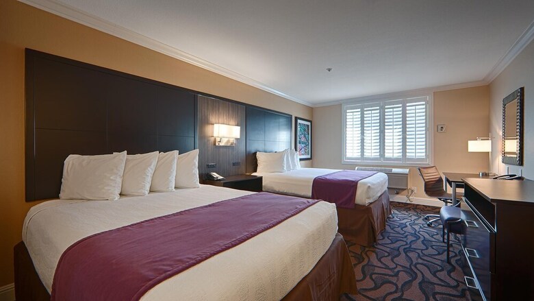 Motel Best Western Plus Airport Plaza
