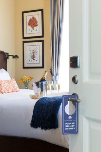 Bed & Breakfast West Cliff Inn, A Four Sisters Inn