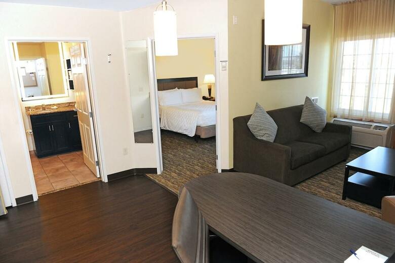Hotel Candlewood Suites Santa Maria